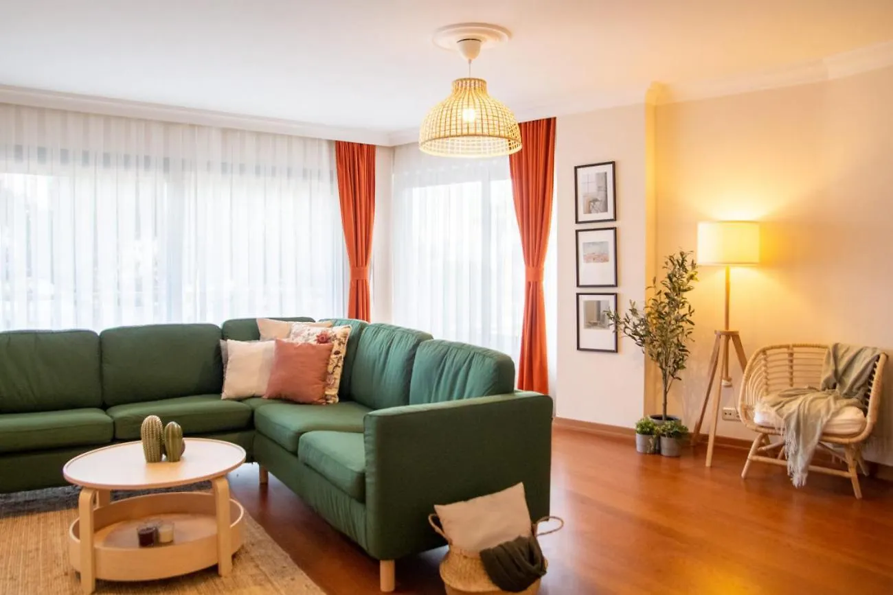 Balcony & Sea View Flat In Karsiyaka Apartment Izmir Turkey